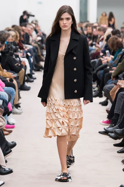Look 29
